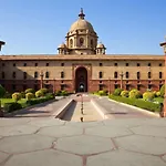 Hotel Revels Near New Delhi Railway Station