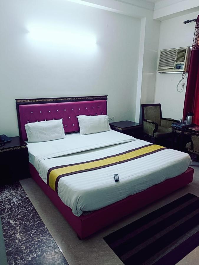 Revels Near Railway Station Hotel New Delhi