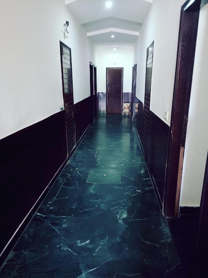 Hotel Revels Near Railway Station 4*
