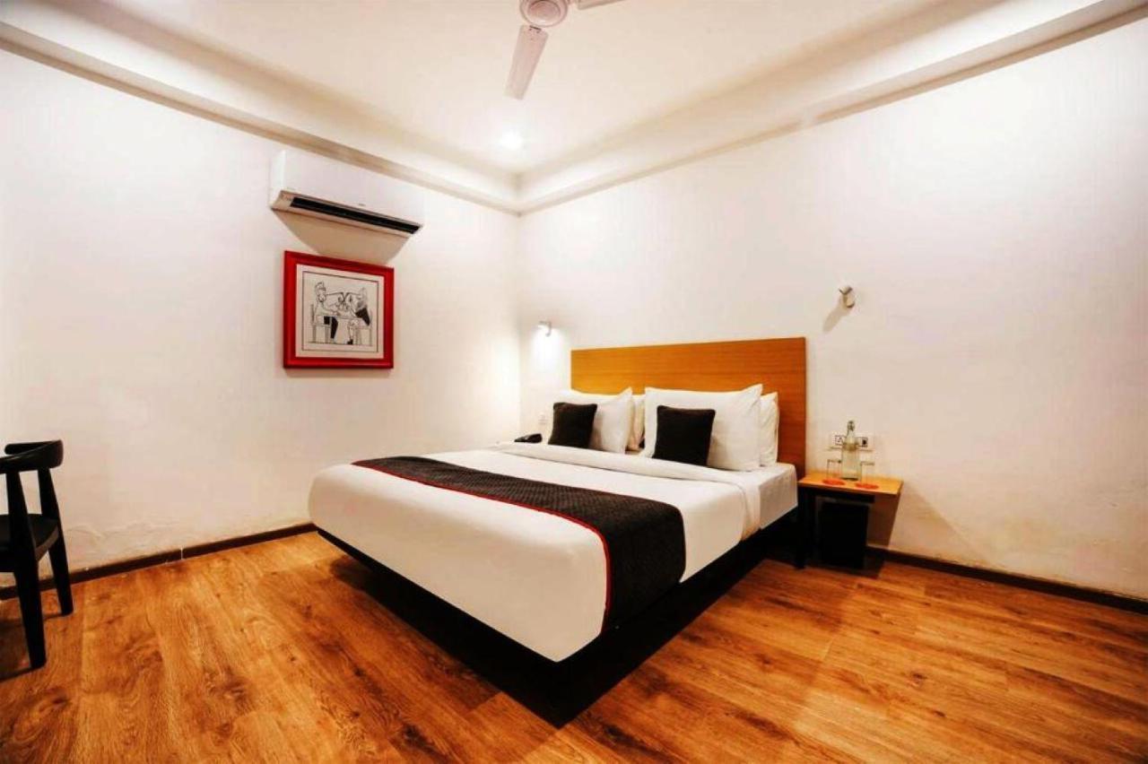 Revels Near Railway Station 4* New Delhi
