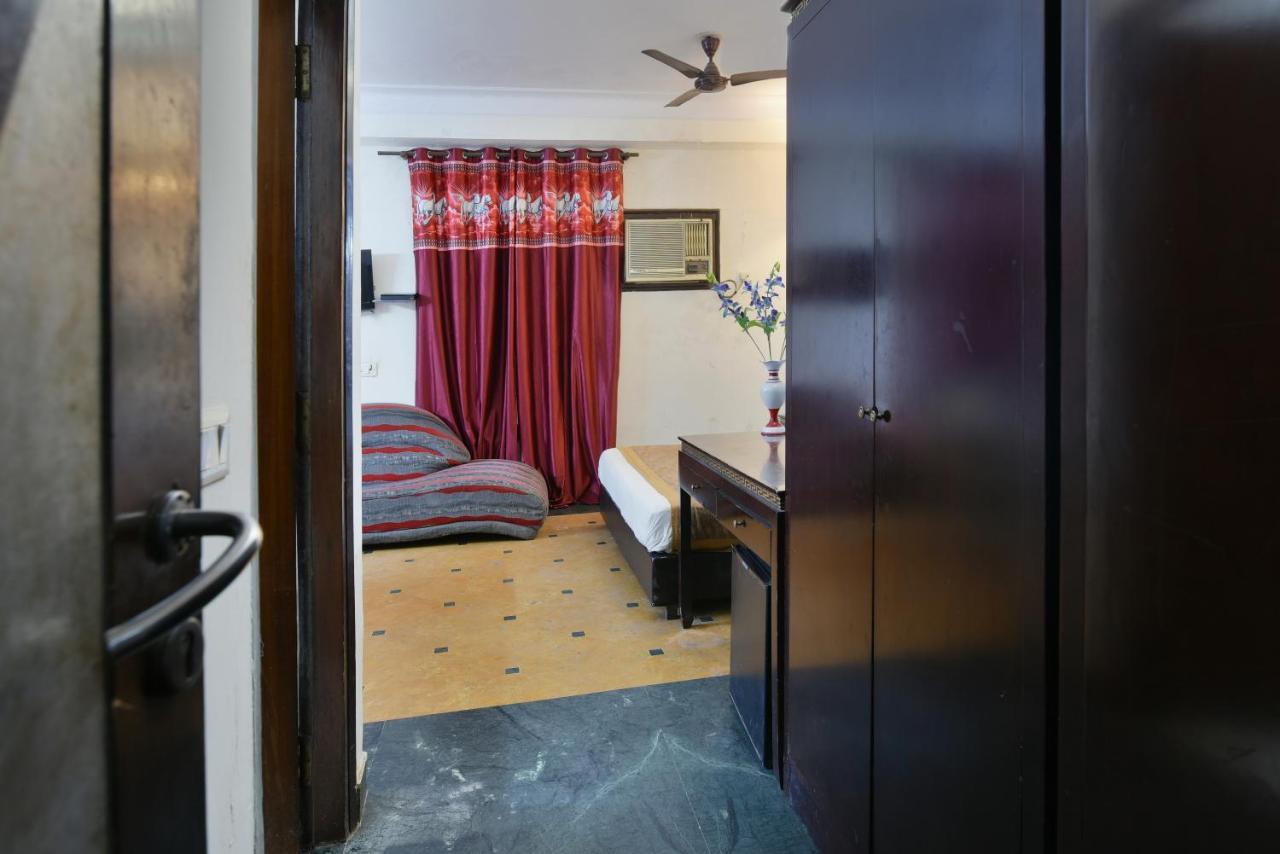 Revels Near Railway Station 4* New Delhi