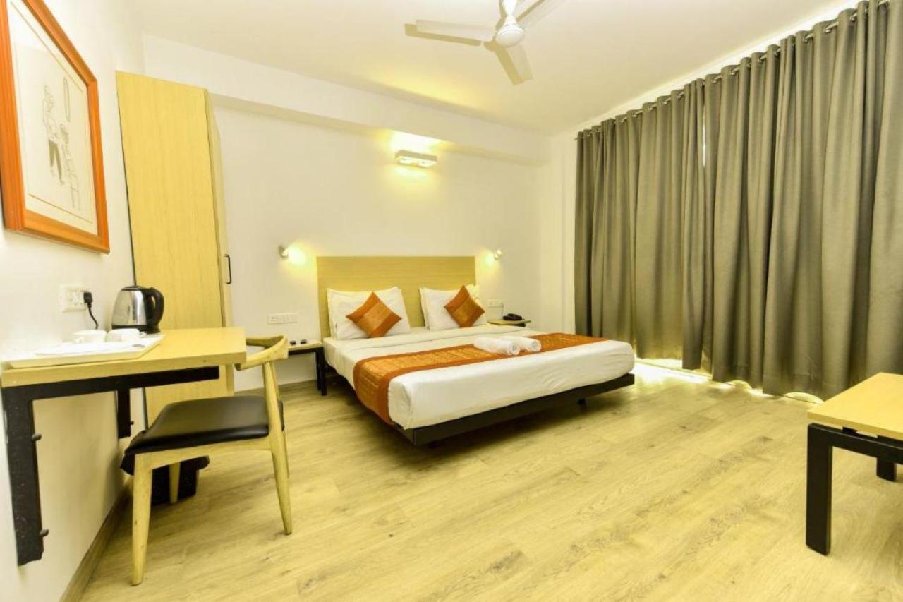 Hotel Revels Near Railway Station New Delhi