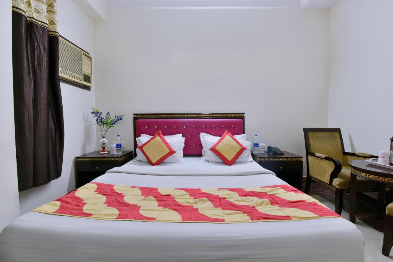 Revels Near Railway Station New Delhi